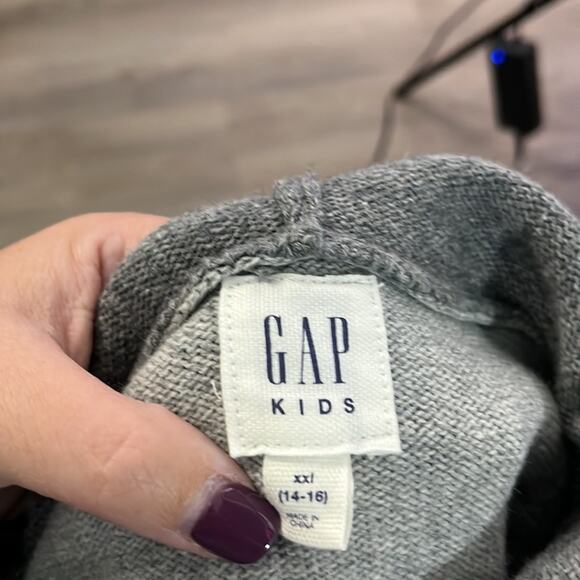 Gap Kids Boys Gray Hooded Sweater With Legend on Front Size XXL (13-14) - Picture 7 of 9